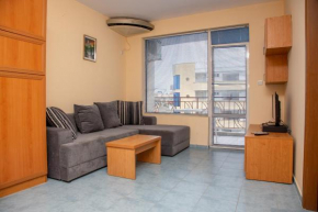 2BD flat with a pool close to Cacao Beach
